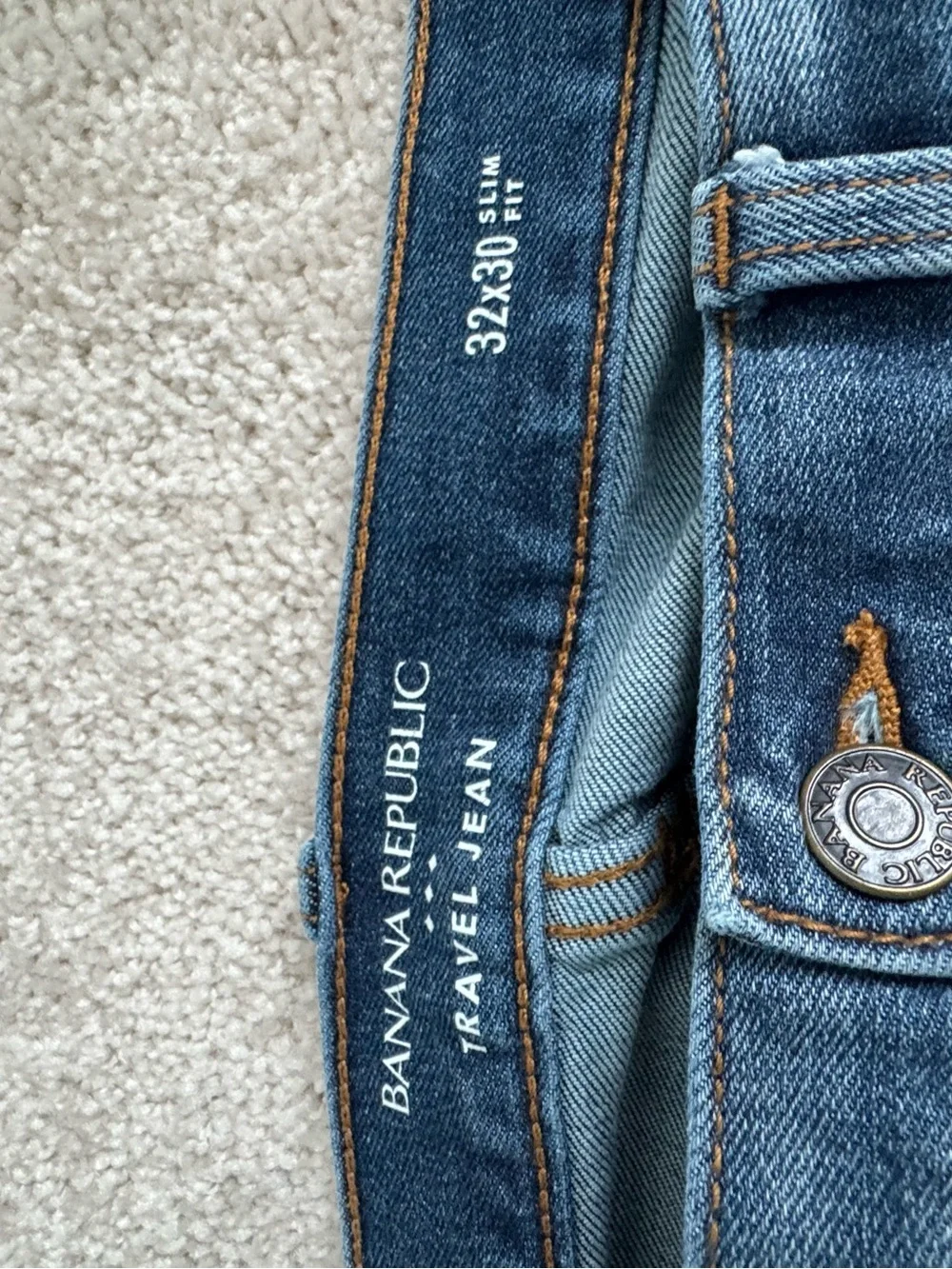 Banana Republic Men's Straight Jeans in Dark Blue Wash so 32x30